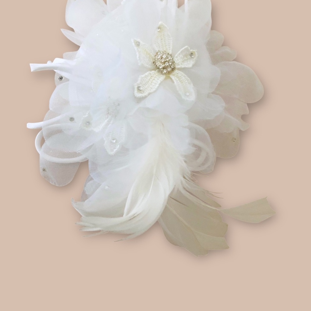 Flower Fascinator - Picture 5 of 6
